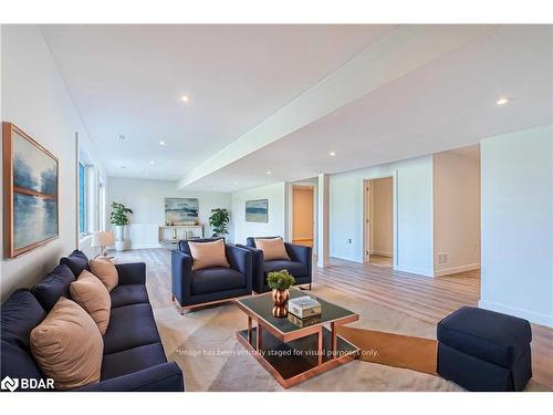 33 Coshs Road, Bobcaygeon, ON - Indoor Photo Showing Living Room