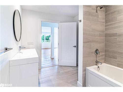 33 Coshs Road, Bobcaygeon, ON - Indoor Photo Showing Bathroom