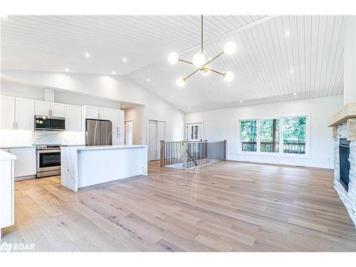 33 Coshs Road, Bobcaygeon, ON - Indoor Photo Showing Kitchen