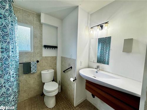 575 Sundial Drive, Orillia, ON - Indoor Photo Showing Bathroom