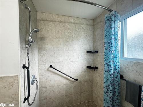 575 Sundial Drive, Orillia, ON - Indoor Photo Showing Bathroom