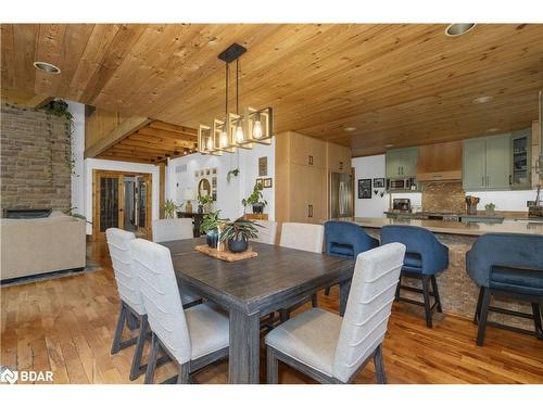 17 Bridle Path, Oro-Medonte, ON - Indoor Photo Showing Dining Room