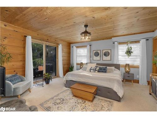 17 Bridle Path, Oro-Medonte, ON - Indoor Photo Showing Bedroom