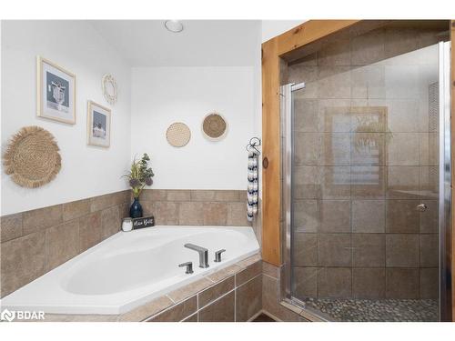 17 Bridle Path, Oro-Medonte, ON - Indoor Photo Showing Bathroom