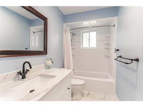 734 James Street, Innisfil, ON - Indoor Photo Showing Bathroom