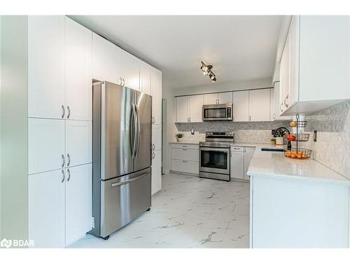 734 James Street, Innisfil, ON - Indoor Photo Showing Kitchen With Stainless Steel Kitchen