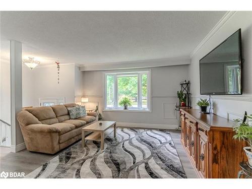 734 James Street, Innisfil, ON - Indoor Photo Showing Living Room