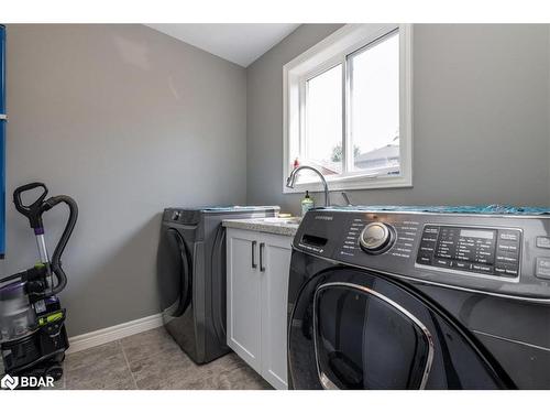 6 White Elm Road, Barrie, ON - Indoor Photo Showing Laundry Room