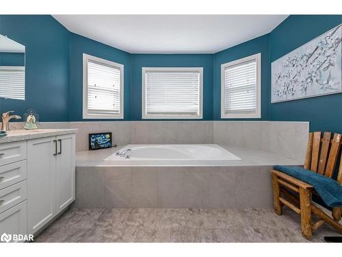 6 White Elm Road, Barrie, ON - Indoor Photo Showing Bathroom