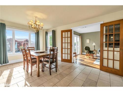 9 Tower Court, Bradford, ON - Indoor Photo Showing Dining Room