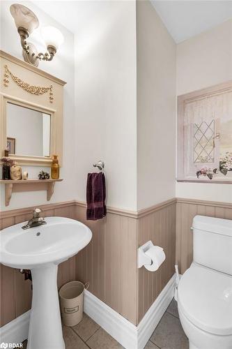 9 Tower Court, Bradford, ON - Indoor Photo Showing Bathroom