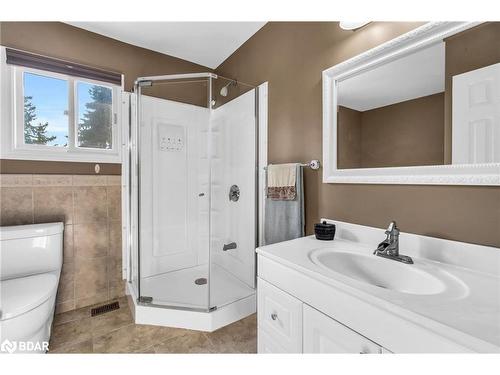 9 Tower Court, Bradford, ON - Indoor Photo Showing Bathroom