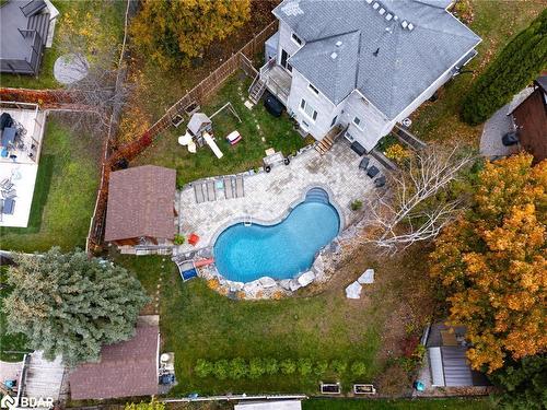 9 Tower Court, Bradford, ON - Outdoor With In Ground Pool