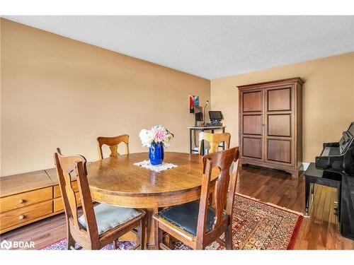 9 Tower Court, Bradford, ON - Indoor Photo Showing Dining Room