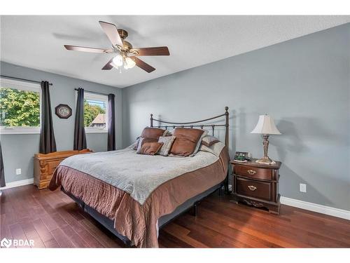 9 Tower Court, Bradford, ON - Indoor Photo Showing Bedroom