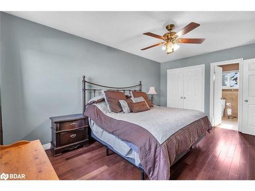 9 Tower Court, Bradford, ON - Indoor Photo Showing Bedroom