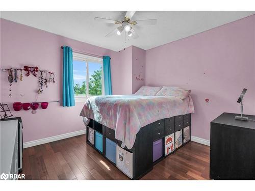 9 Tower Court, Bradford, ON - Indoor Photo Showing Bedroom