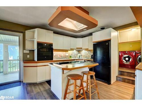 206 Highway 141 Highway, Utterson, ON - Indoor Photo Showing Kitchen With Double Sink