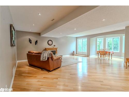 2320 7Th Line, Innisfil, ON - Indoor