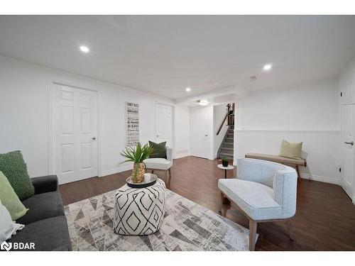 13 Thompson Drive, Port Dover, ON - Indoor Photo Showing Living Room