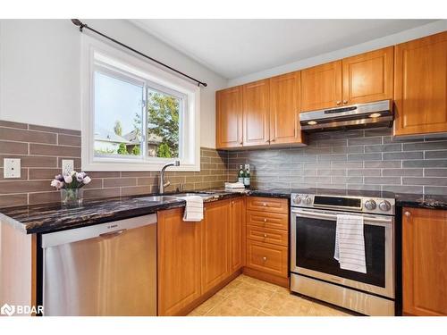 2173 Crestmont Drive, Oakville, ON - Indoor Photo Showing Kitchen