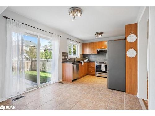 2173 Crestmont Drive, Oakville, ON - Indoor Photo Showing Kitchen