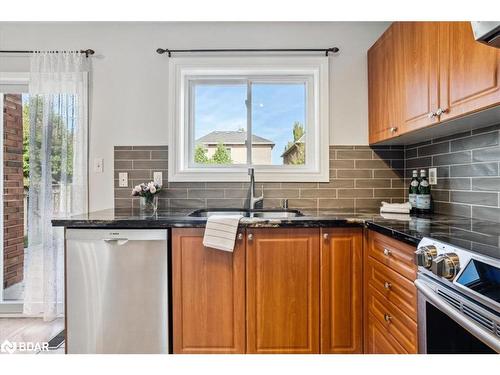 2173 Crestmont Drive, Oakville, ON - Indoor Photo Showing Kitchen With Double Sink