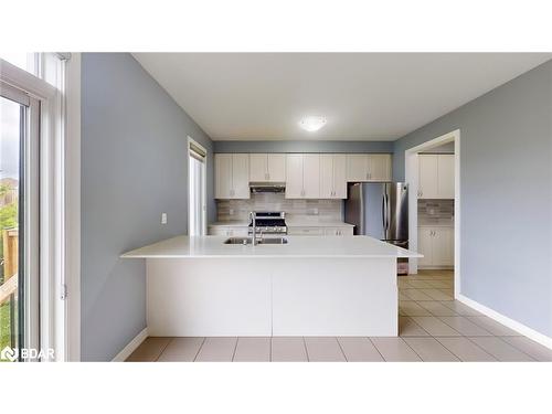 10 Fruitvale Circle, Brampton, ON - Indoor Photo Showing Kitchen With Double Sink