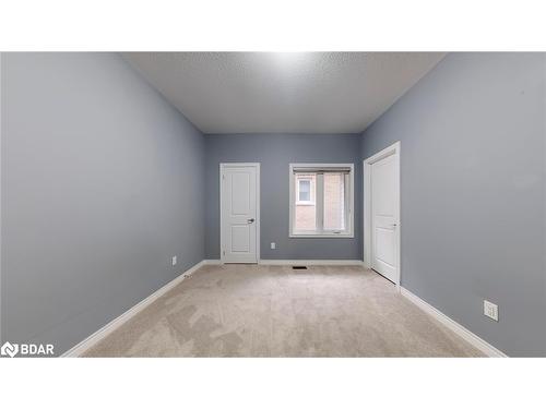 10 Fruitvale Circle, Brampton, ON - Indoor Photo Showing Other Room