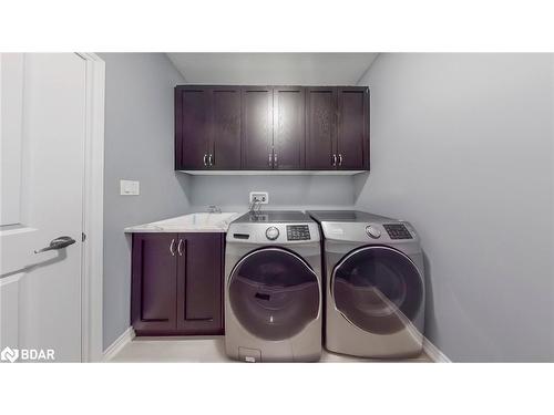 10 Fruitvale Circle, Brampton, ON - Indoor Photo Showing Laundry Room