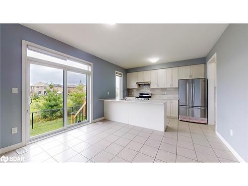 10 Fruitvale Circle, Brampton, ON - Indoor Photo Showing Kitchen