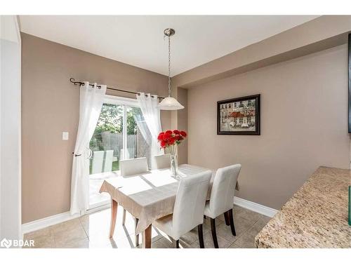 107 Winchester Terrace, Barrie, ON - Indoor Photo Showing Dining Room