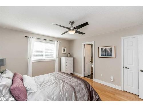 107 Winchester Terrace, Barrie, ON - Indoor Photo Showing Bedroom