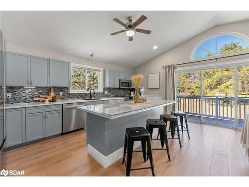 13 Hodgson Drive, Kawartha Lakes, ON - Indoor Photo Showing Kitchen With Upgraded Kitchen