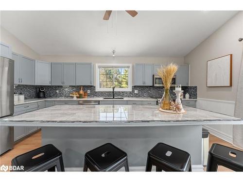 13 Hodgson Drive, Kawartha Lakes, ON - Indoor Photo Showing Kitchen With Upgraded Kitchen