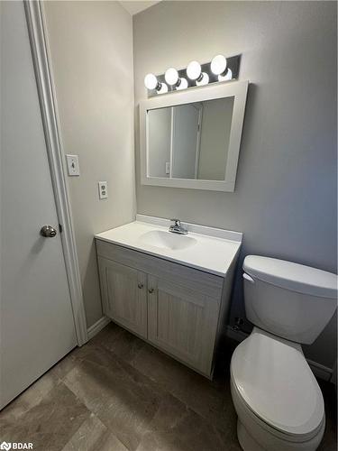 25 Chaucer Crescent, Barrie, ON - Indoor Photo Showing Bathroom