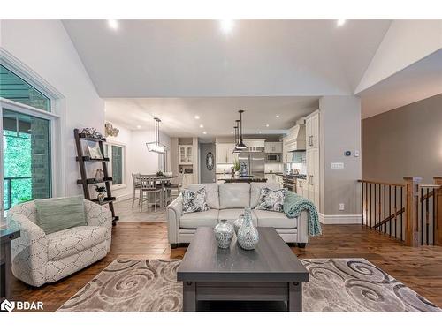 28 Heron Boulevard, Minesing, ON - Indoor Photo Showing Living Room