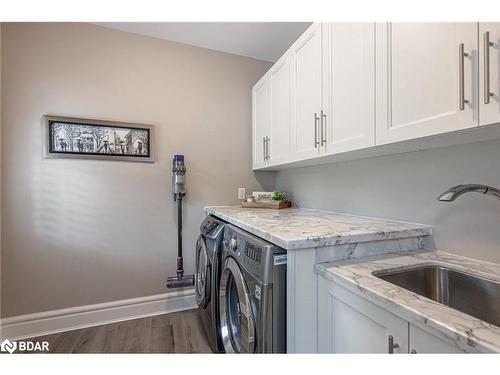 28 Heron Boulevard, Minesing, ON - Indoor Photo Showing Laundry Room