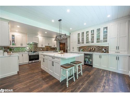 28 Heron Boulevard, Minesing, ON - Indoor Photo Showing Kitchen With Upgraded Kitchen