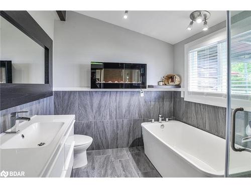 143 Hwy 612, Seguin, ON - Indoor Photo Showing Bathroom