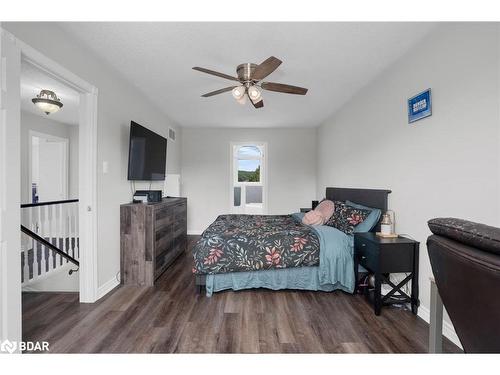 217 Pringle Drive, Barrie, ON - Indoor Photo Showing Bedroom