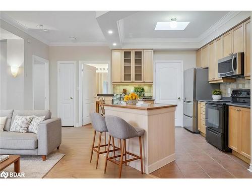 420-3351 Cawthra Road, Mississauga, ON - Indoor Photo Showing Kitchen