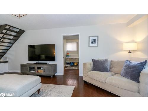 99 Churchland Drive, Barrie, ON - Indoor Photo Showing Living Room