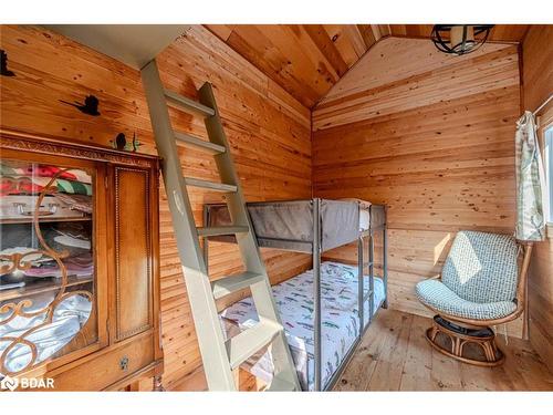 23 Pops Lane, Wasaga Beach, ON - Indoor Photo Showing Bedroom