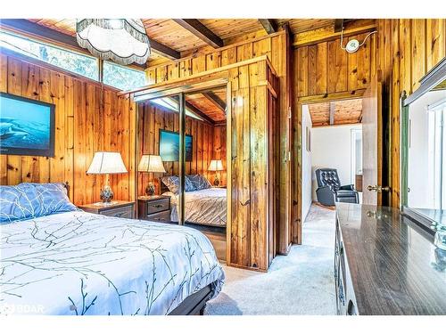 159 Mcguire Beach Rd Road, Kawartha Lakes, ON - Indoor Photo Showing Bedroom