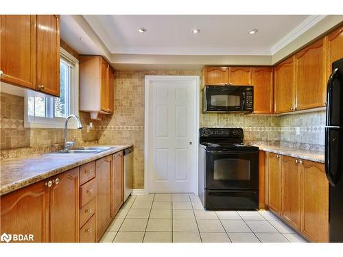 2094 Fennell Dr Drive, Innisfil, ON - Indoor Photo Showing Kitchen With Double Sink