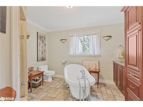 208 Spruce Crescent, Barrie, ON - Indoor Photo Showing Bathroom