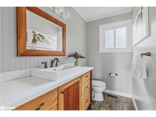 208 Spruce Crescent, Barrie, ON - Indoor Photo Showing Bathroom