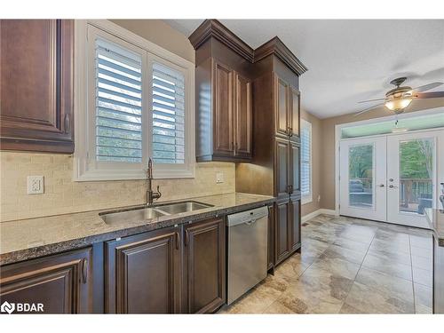 3375 Line 6 North Line, Oro-Medonte, ON - Indoor Photo Showing Kitchen With Double Sink