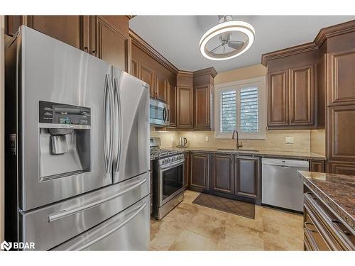 3375 Line 6 North Line, Oro-Medonte, ON - Indoor Photo Showing Kitchen